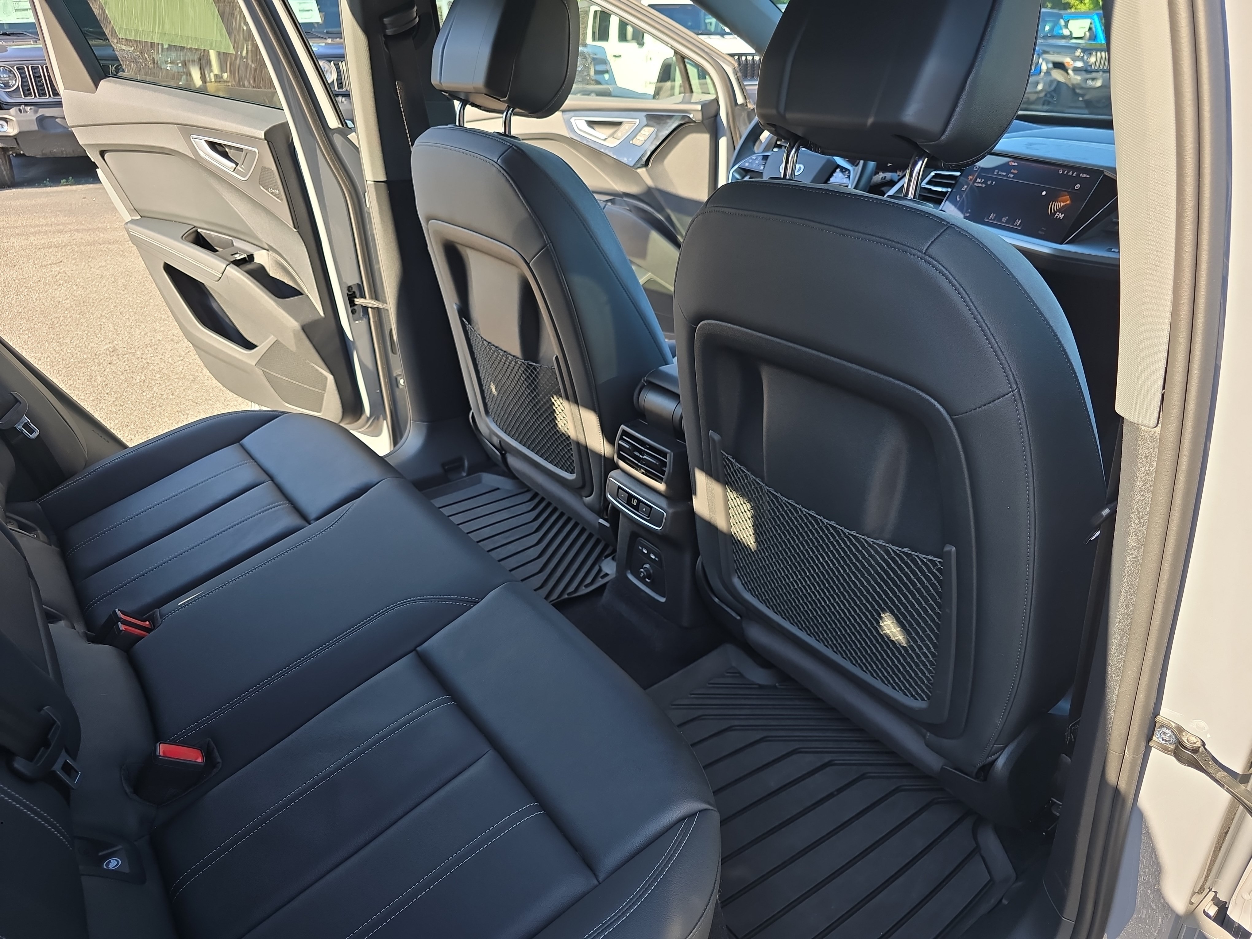 Used 2023 Audi Q4 e-tron Premium Plus w/ Premium Plus RWD image 11