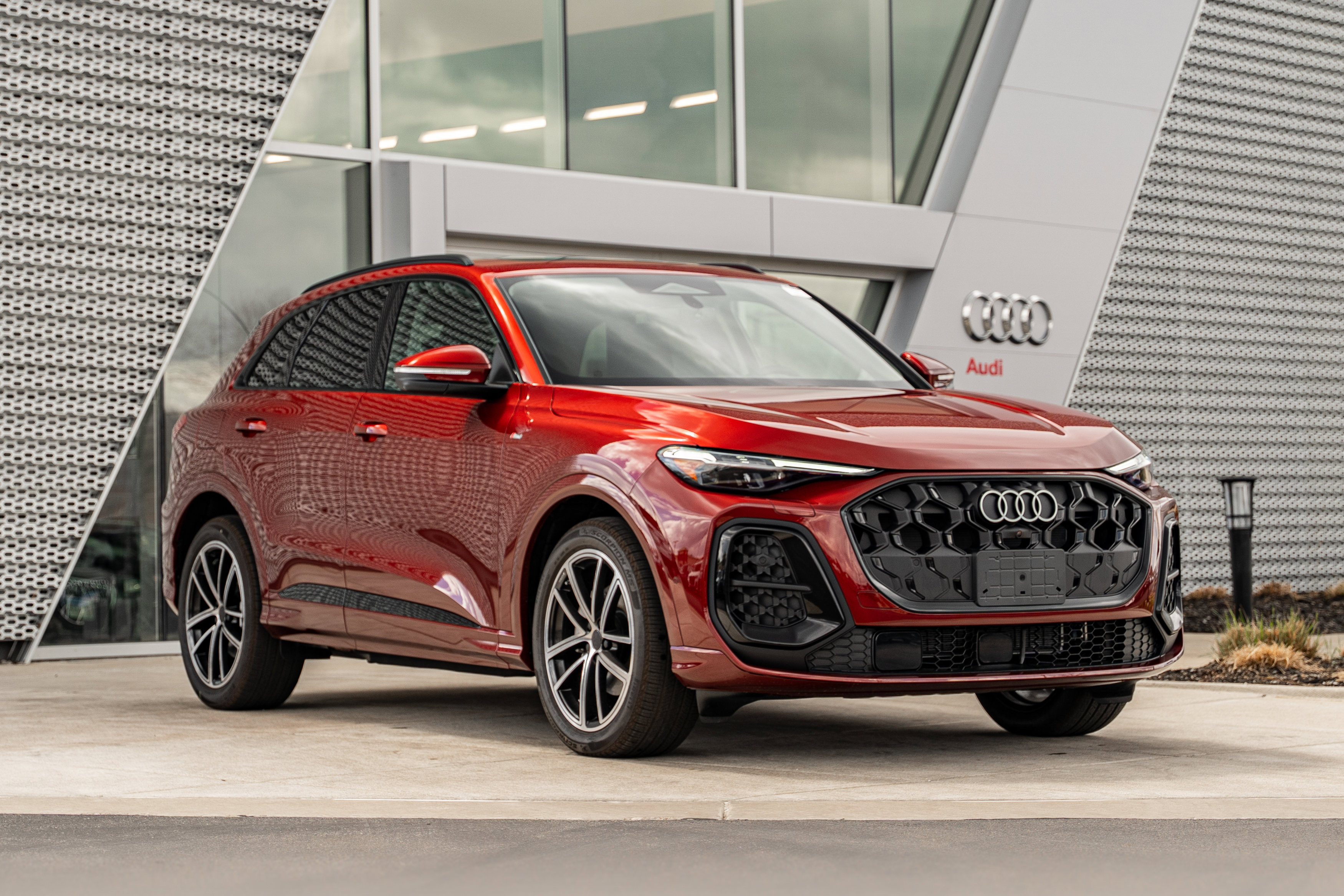 New 2026 Audi Q5 Prestige AWD/4WD image 1