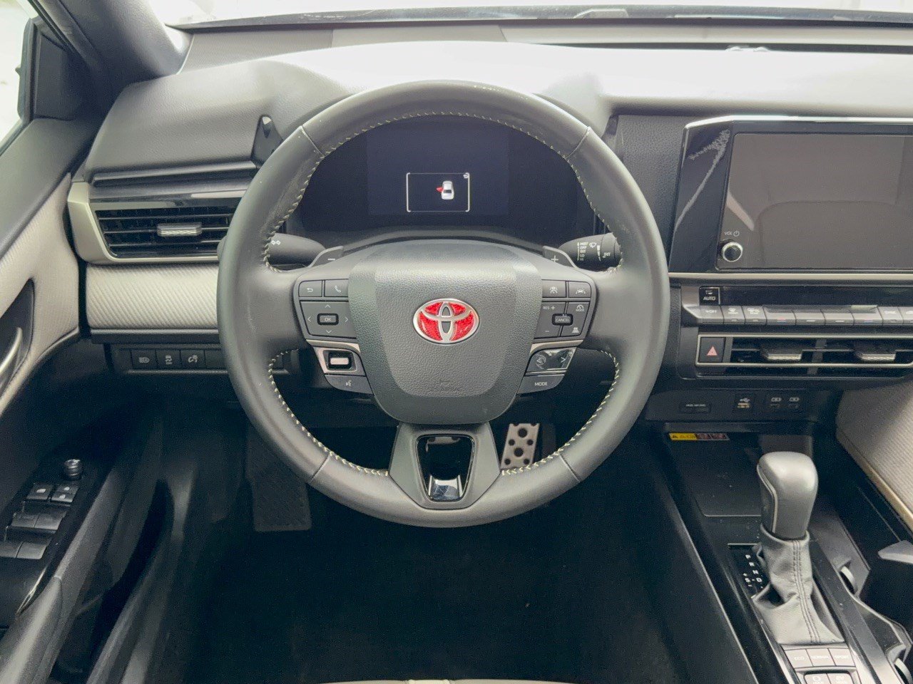 Used 2026 Toyota Camry SE FWD image 10