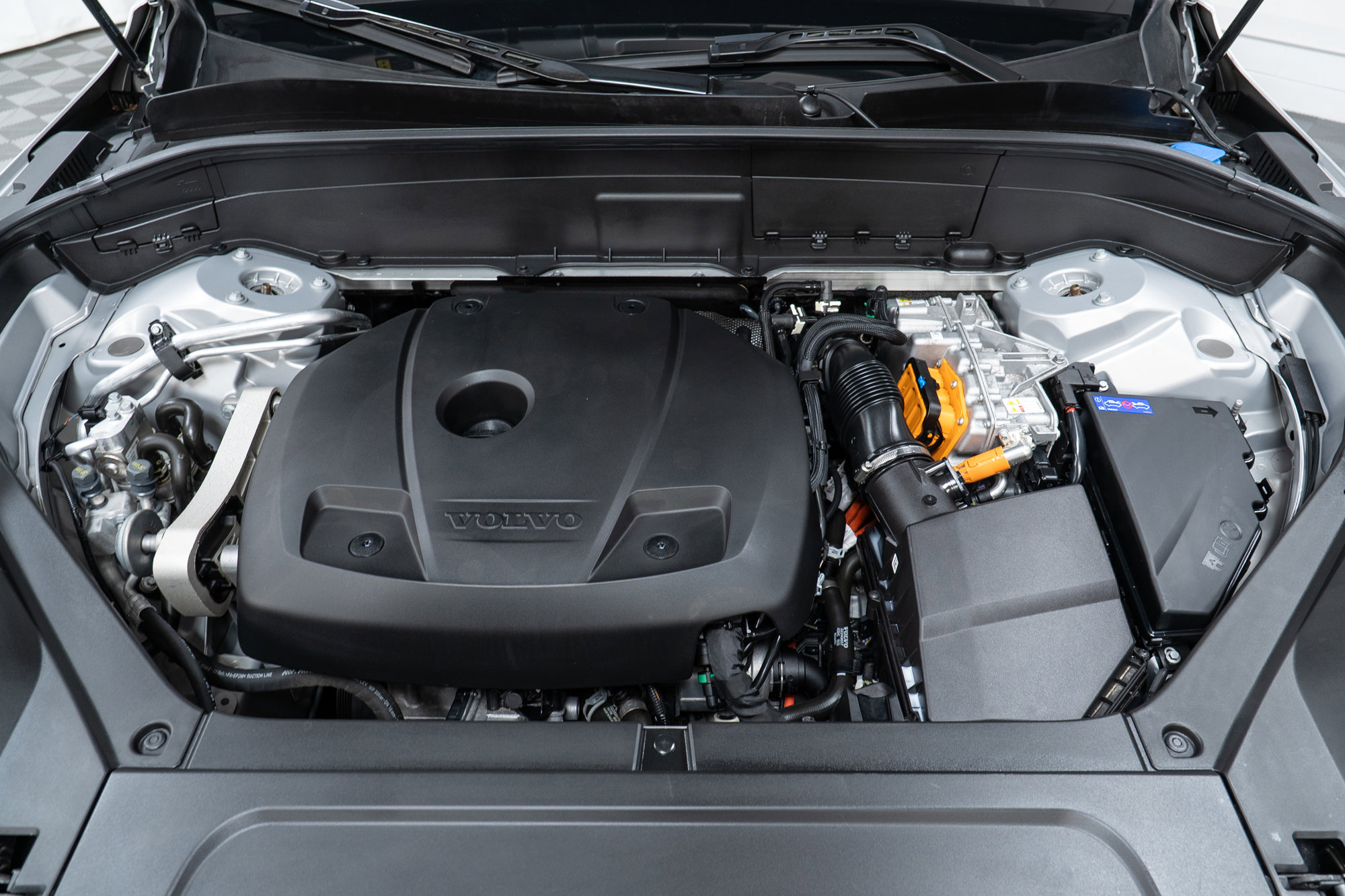 Used 2024 Volvo XC90 T8 Plus w/ Protection Package Premier image 9