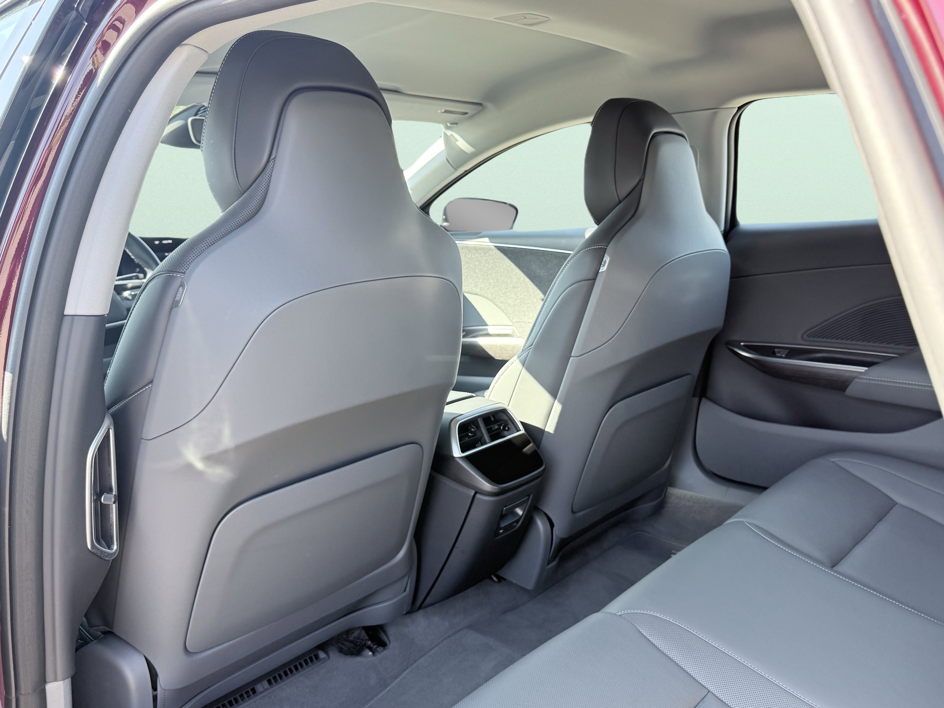 Used 2025 Lucid Air Touring AWD/4WD image 40
