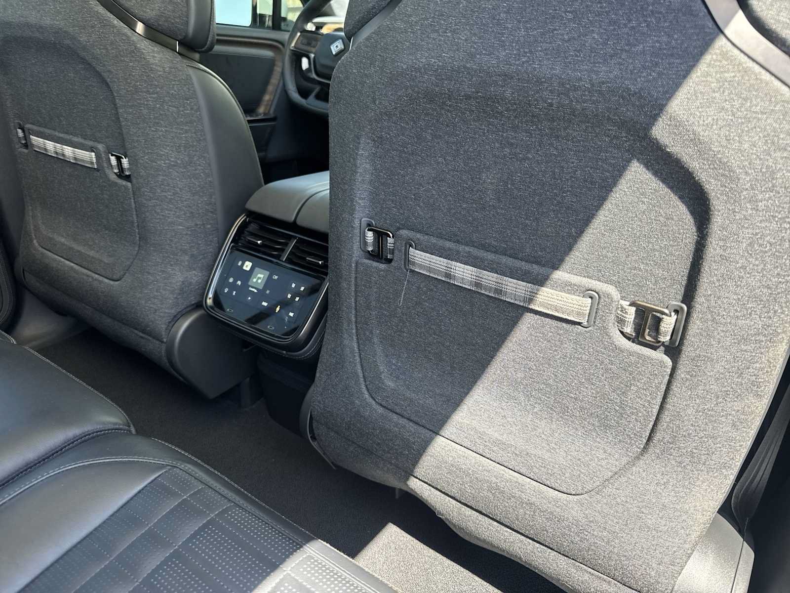 Used 2025 Rivian R1S Premium AWD/4WD image 15
