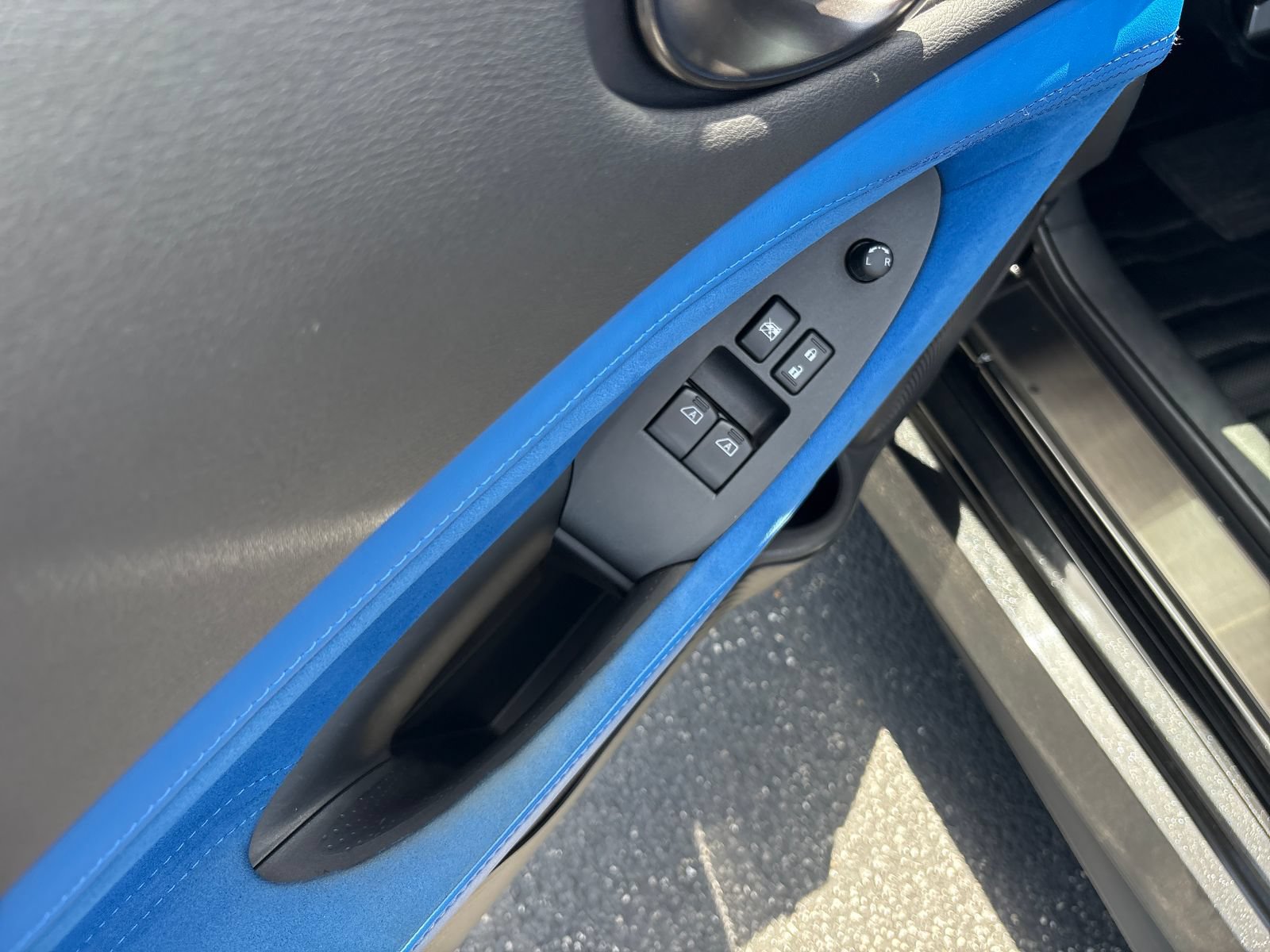Used 2024 Nissan Z Performance w/ Floor Mat Package RWD image 13