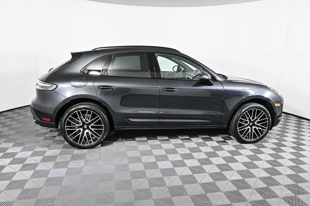 Certified 2026 Porsche Macan AWD/4WD image 29