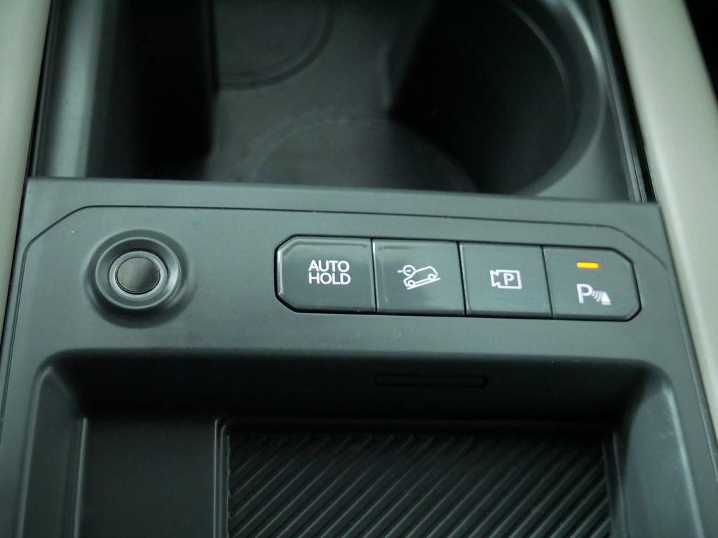 Certified 2024 Kia EV9 Land image 29