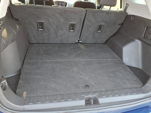 Used 2023 GMC Terrain SLE w/ Driver Convenience Package image 17