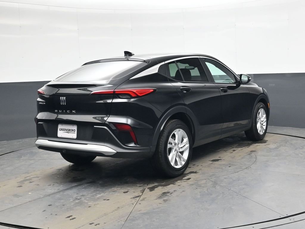 Used 2025 Buick Envista Preferred w/ Advanced Safety Package image 4