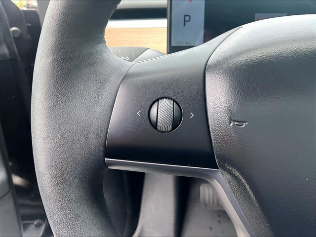 Used 2024 Tesla Model Y 2WD image 20