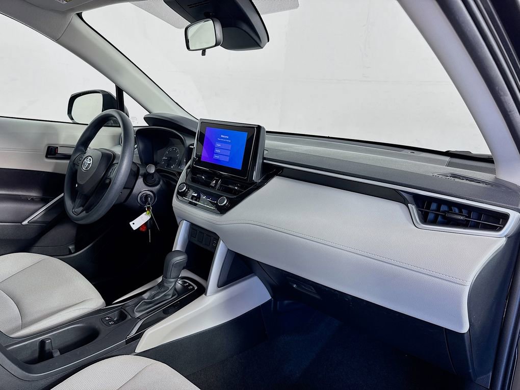 Used 2023 Toyota Corolla Cross L image 30