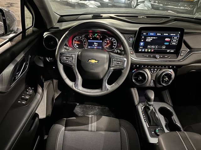 Used 2025 Chevrolet Blazer LT FWD image 19