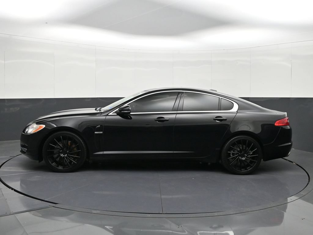 Used 2011 Jaguar XF Premium RWD image 2