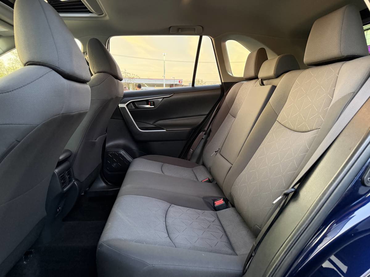 Used 2019 Toyota RAV4 XLE w/ All Weather Liner Package AWD/4WD image 15