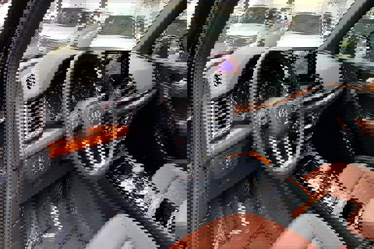 Used 2021 Audi Q5 Premium w/ Convenience Package image 18