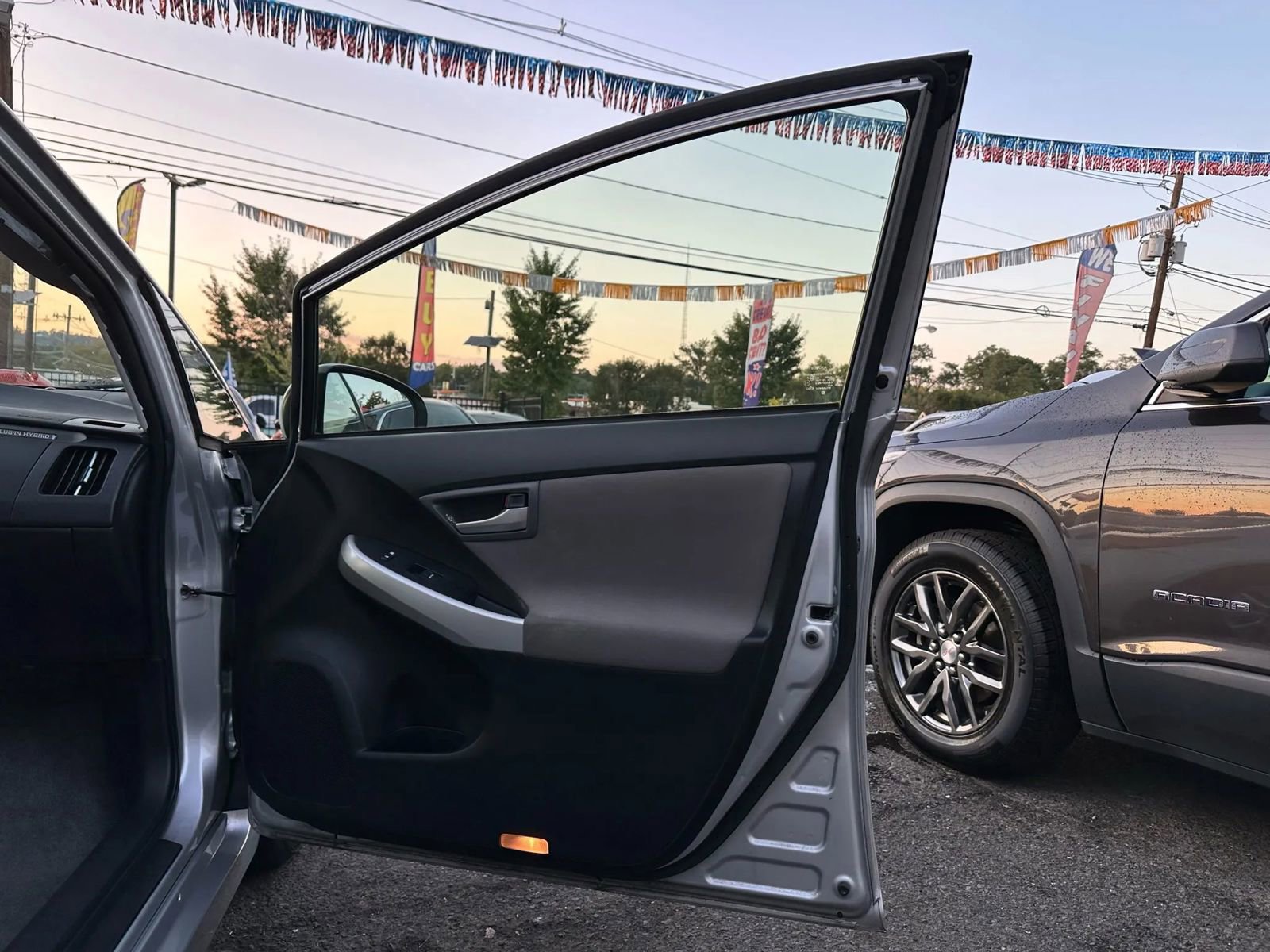 Used 2014 Toyota Prius Plug-In Hybrid image 20