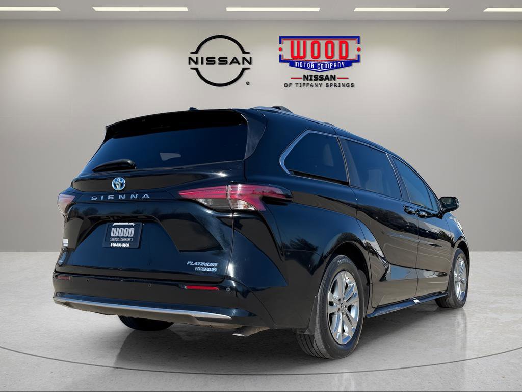 Used 2023 Toyota Sienna Platinum image 3