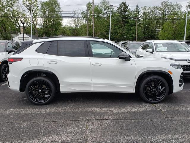 New 2026 Volkswagen Tiguan SE R-Line AWD/4WD image 2