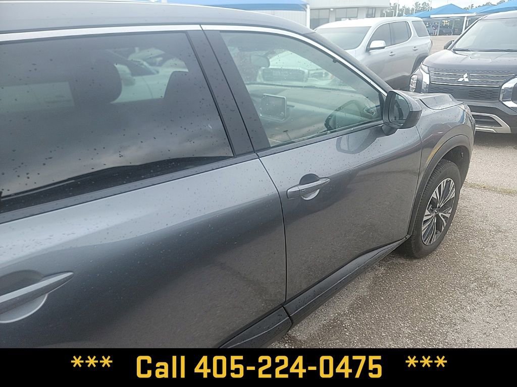 Used 2023 Nissan Rogue SV image 23