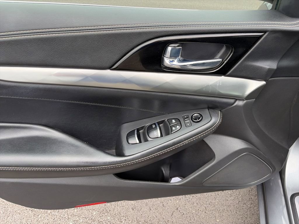 Used 2021 Nissan Maxima 3.5 SV w/ Floor Mat Group FWD image 13