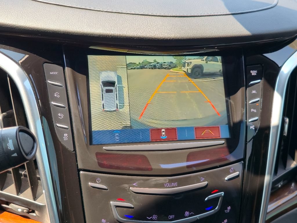 Certified 2020 Cadillac Escalade Premium Luxury AWD/4WD image 16