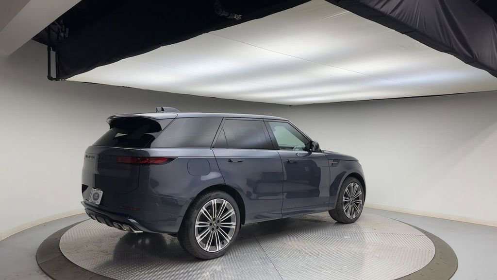 Certified 2025 Land Rover Range Rover Sport Autobiography image 8