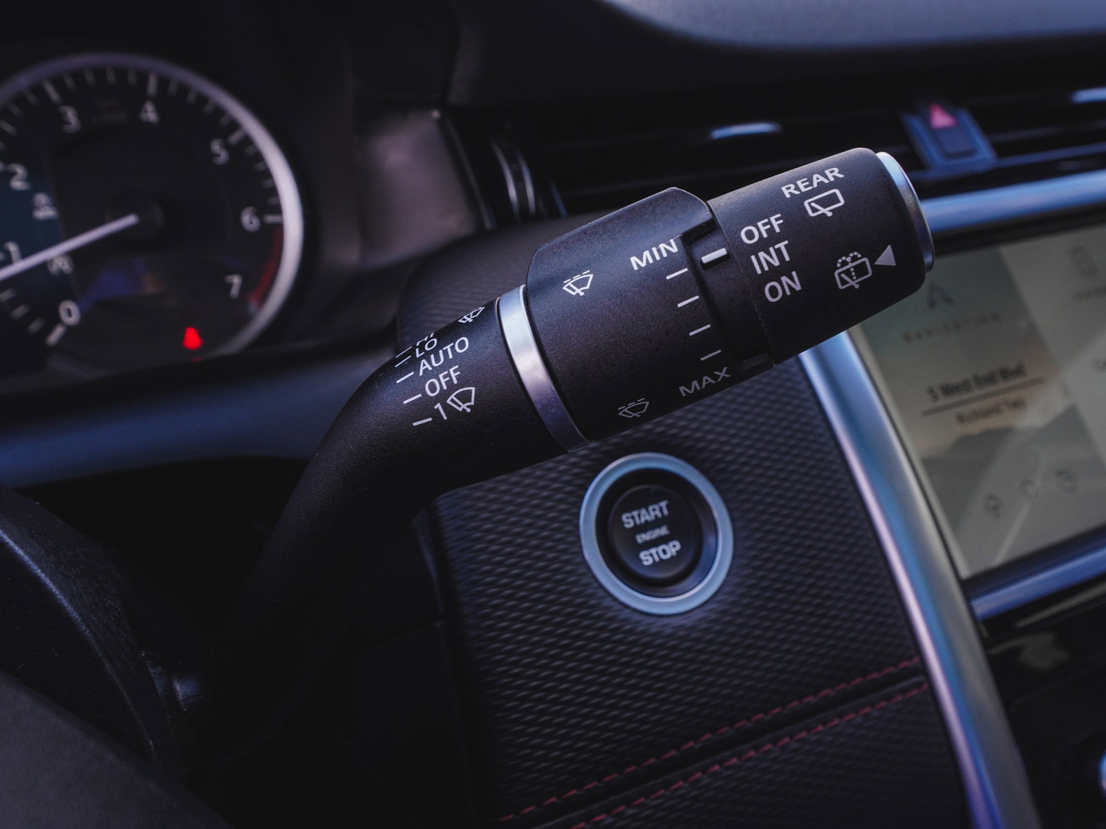 Used 2023 Land Rover Discovery Sport SE R-Dynamic image 24