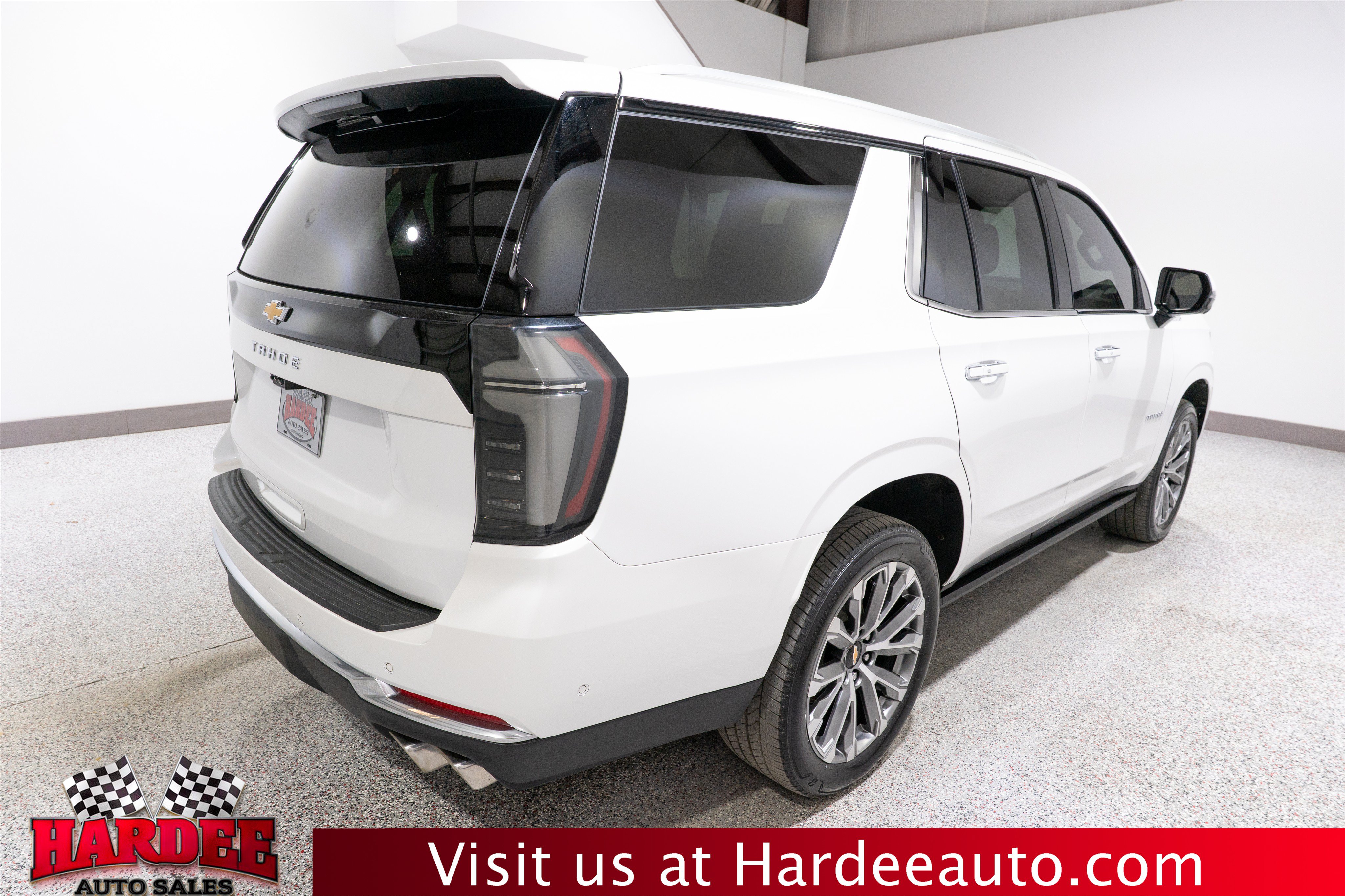 Used 2025 Chevrolet Tahoe High Country AWD/4WD image 5