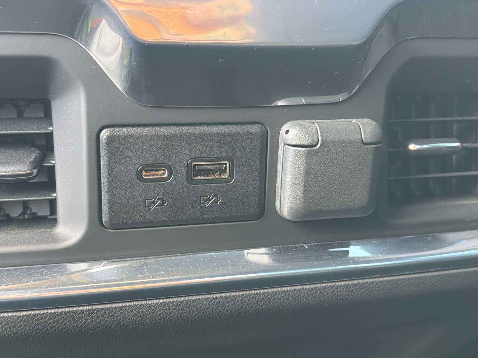 Certified 2022 GMC Sierra 1500 SLT w/ SLT Premium Plus Package image 42