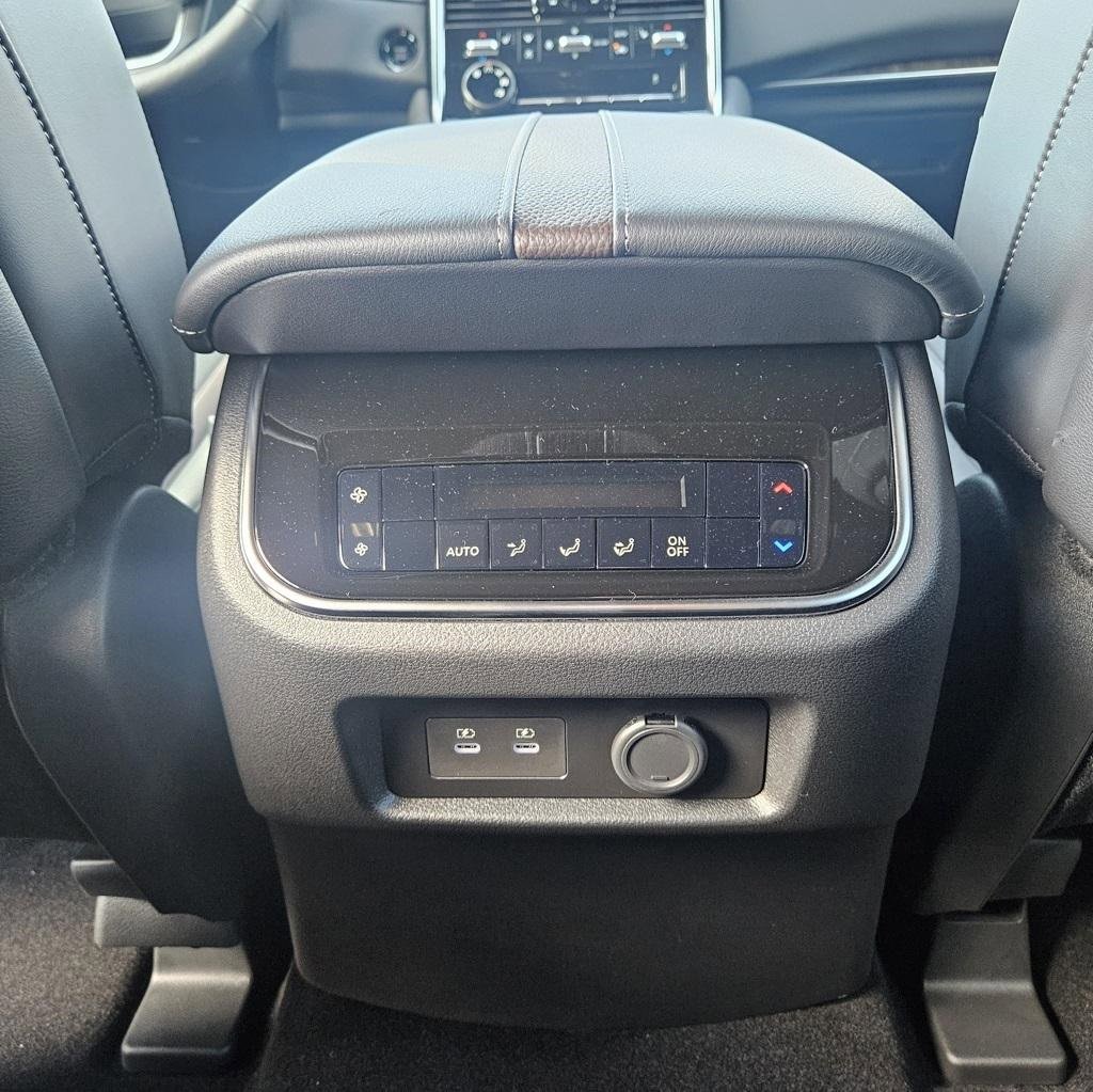 New 2026 Nissan Armada SL w/ Captain's Chari Seat Package image 17