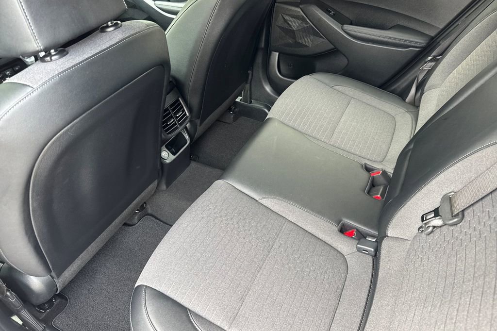 Used 2023 Kia Seltos S image 11