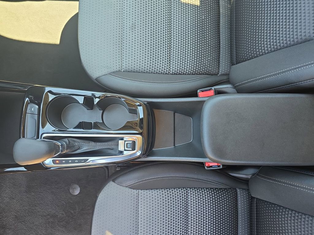 Used 2025 Chevrolet Trax LT w/ LT Convenience Package image 26