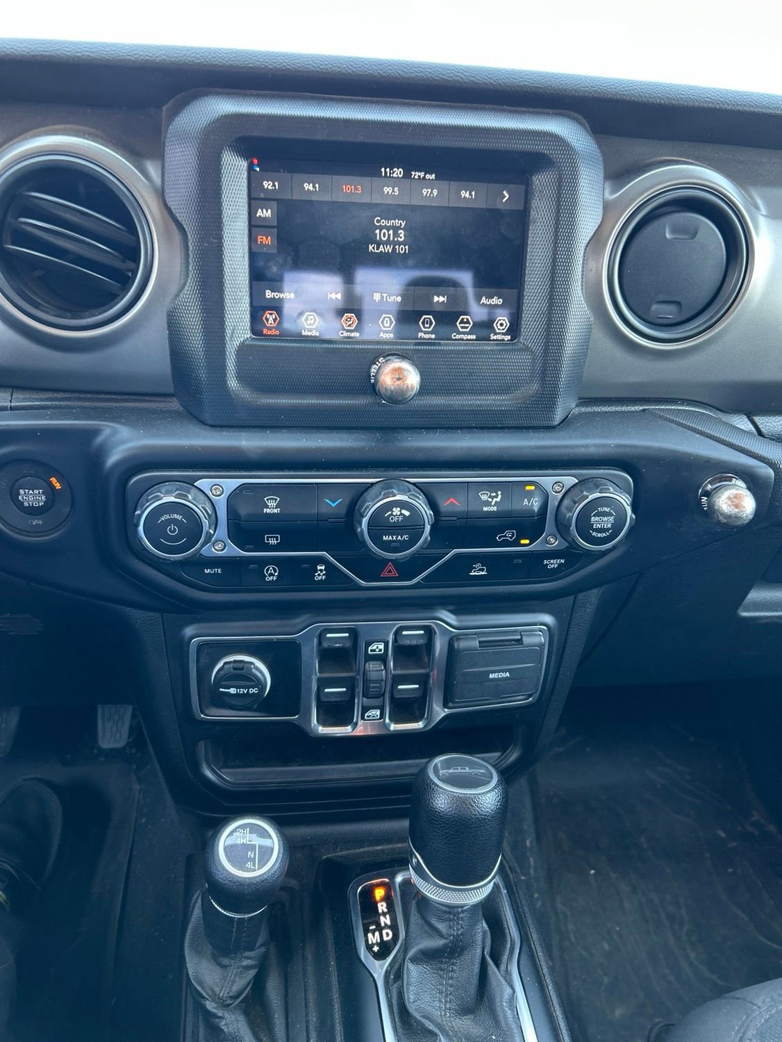 Used 2022 Jeep Gladiator Sport AWD/4WD image 12