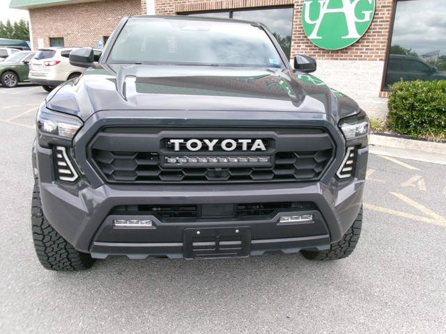 Used 2024 Toyota Tacoma SR5 AWD/4WD image 2