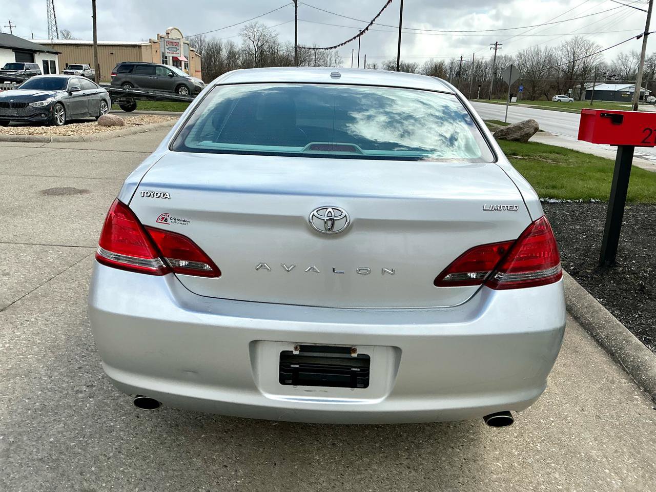 Used 2010 Toyota Avalon XL image 6