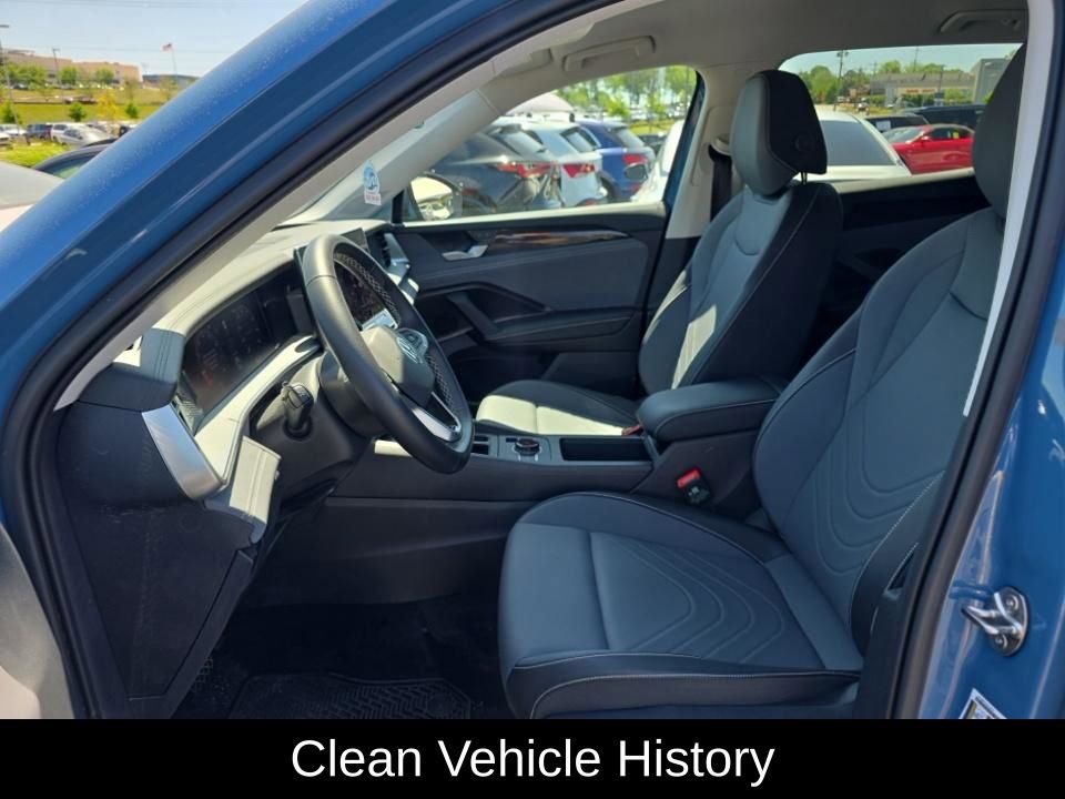 Used 2025 Volkswagen Tiguan SE FWD image 4