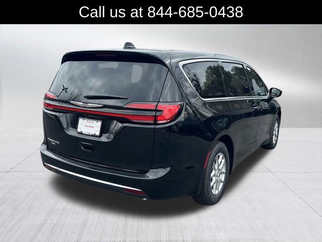 New 2026 Chrysler Pacifica Select FWD image 5