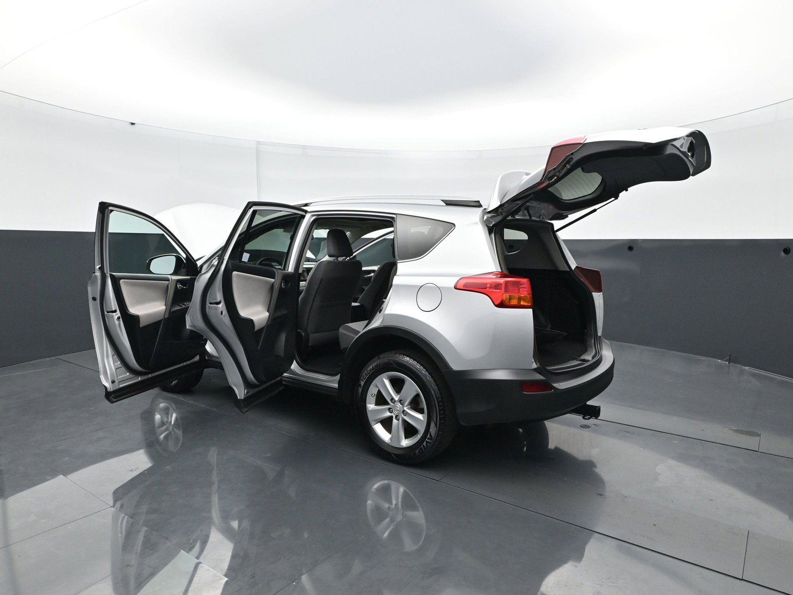 Used 2014 Toyota RAV4 XLE AWD/4WD image 29