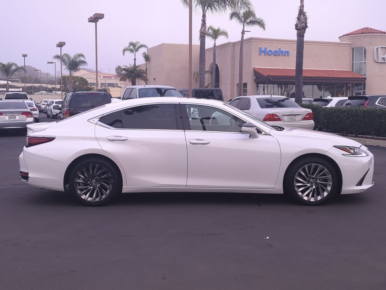 Used 2019 Lexus ES 300h w/ Luxury Package image 5