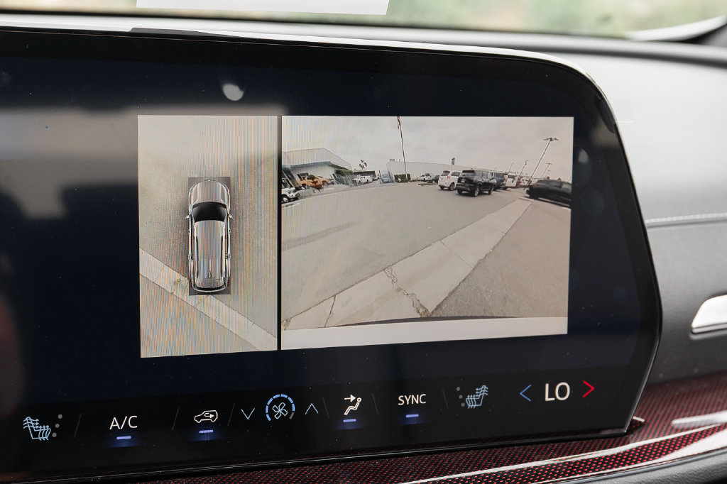 New 2026 Chevrolet Traverse Z71 w/ Enhanced Driving Package AWD/4WD image 29