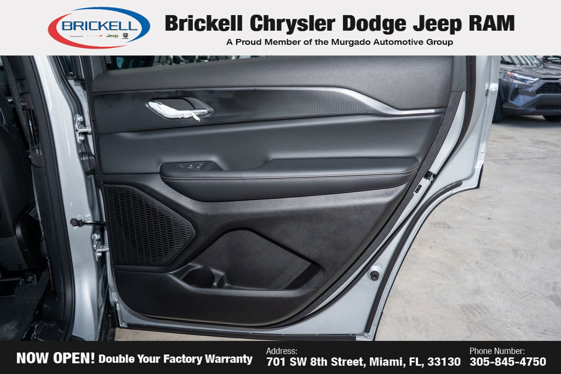 New 2025 Jeep Grand Cherokee L Laredo image 14