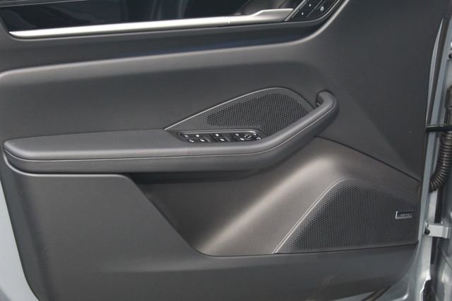 New 2025 Porsche Macan 4S Electric image 21