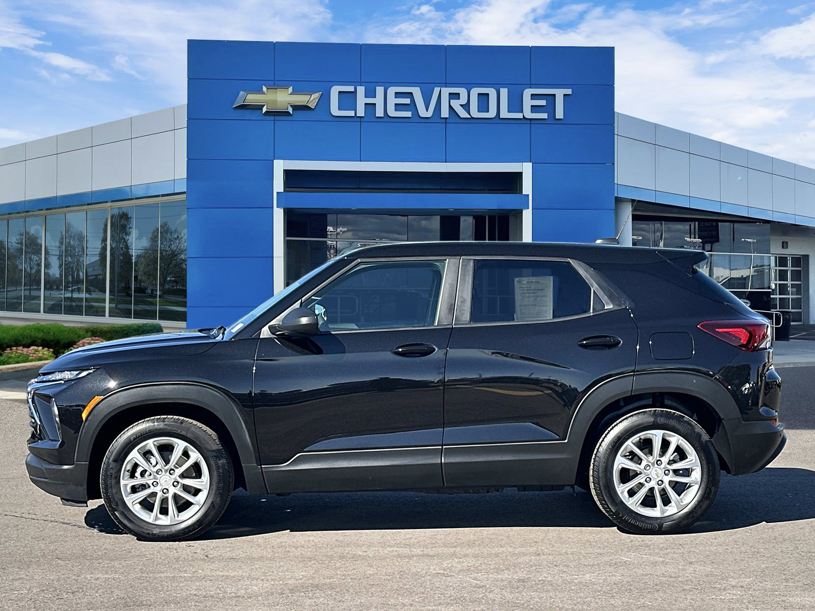 Certified 2024 Chevrolet TrailBlazer LS w/ LS Convenience Package FWD image 5