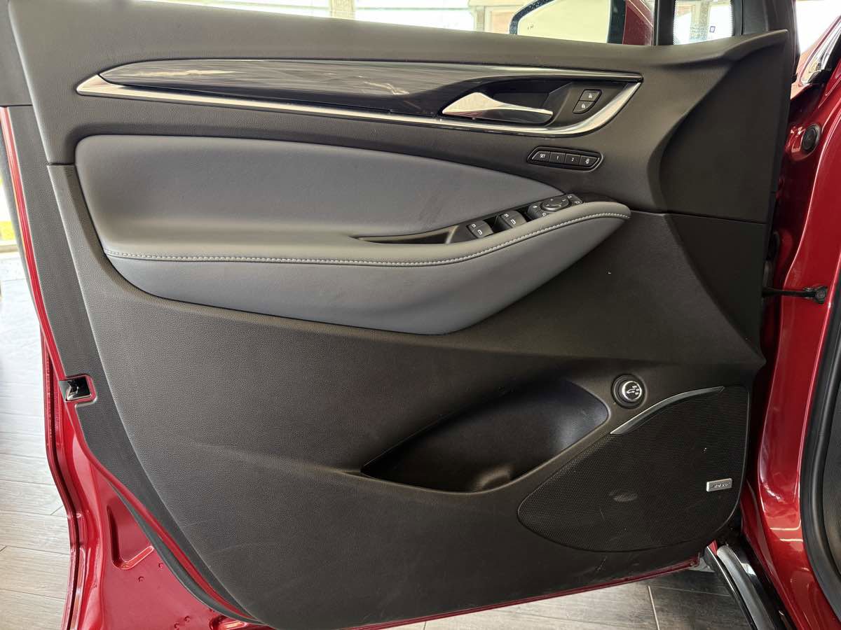 Used 2024 Buick Enclave Premium image 30