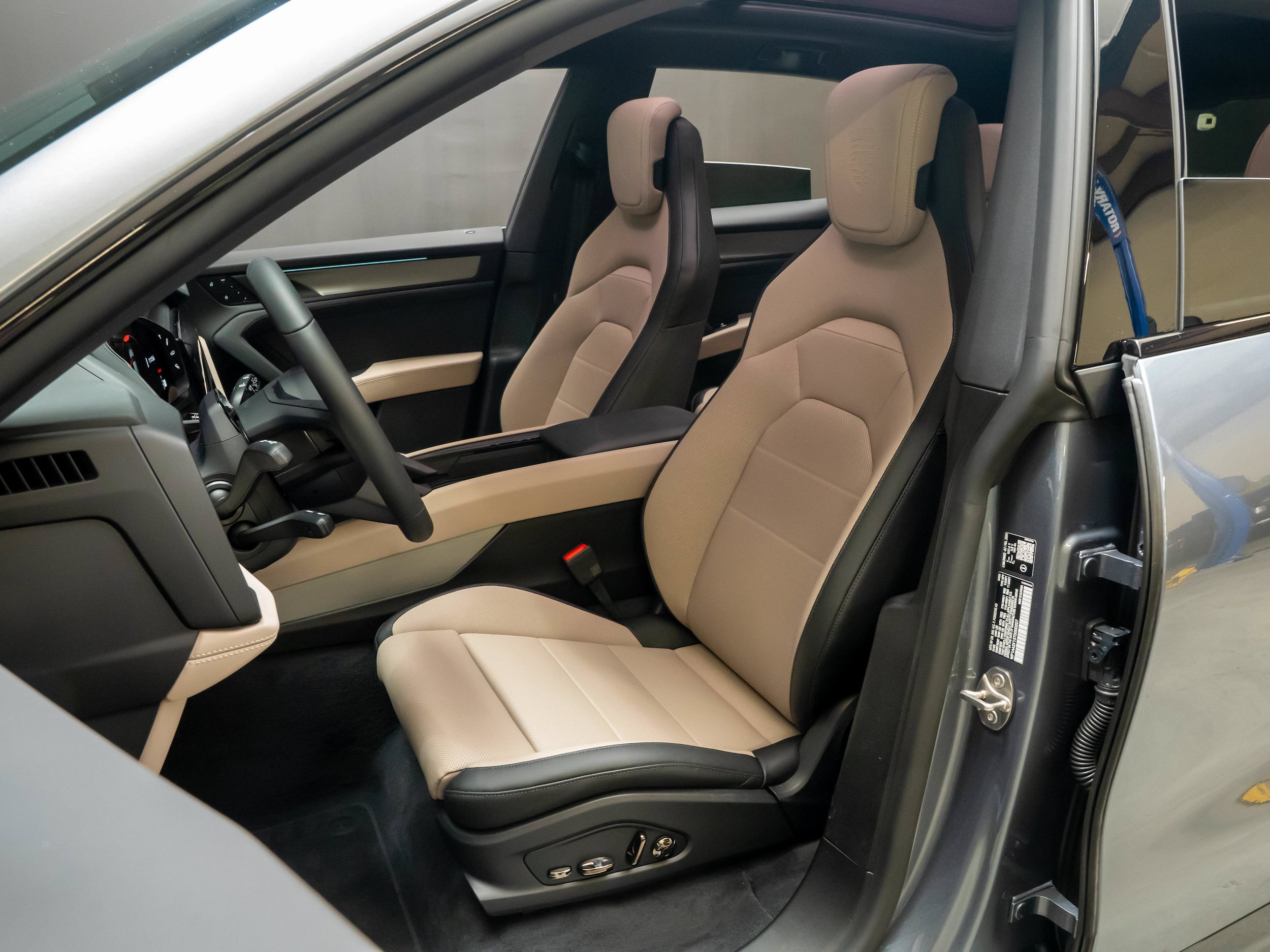 New 2026 Porsche Cayenne Electric AWD/4WD image 5