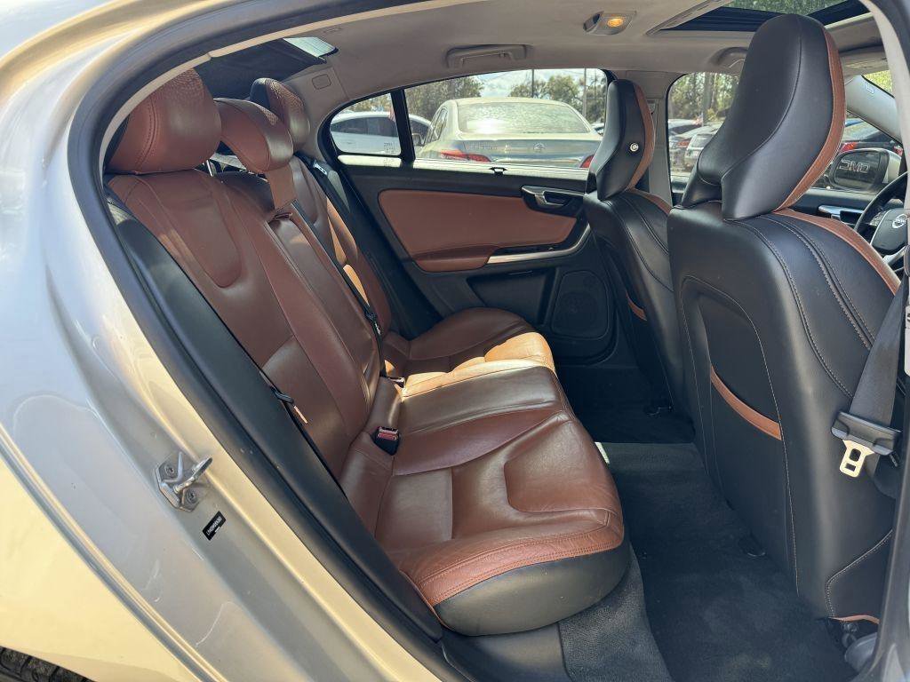 Used 2017 Volvo S60 T5 Inscription Platinum image 11