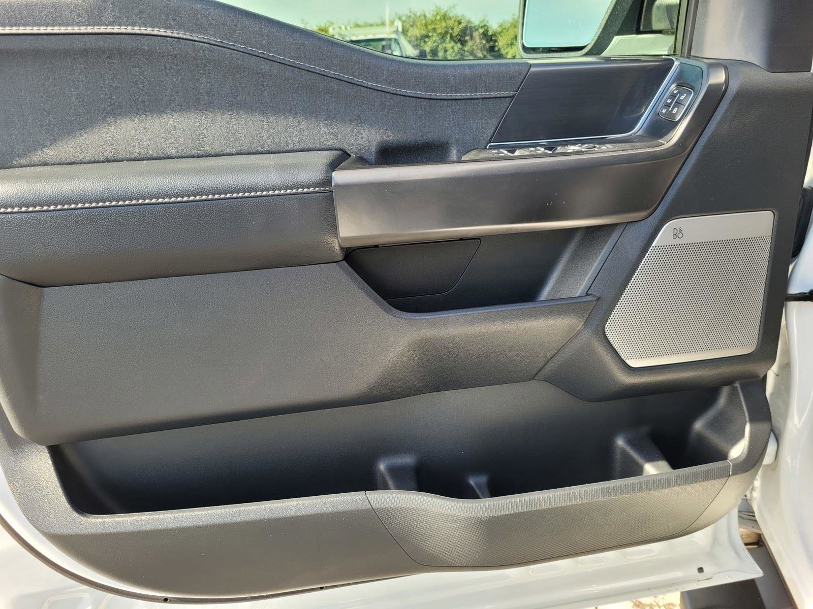 Used 2024 Ford F150 Lariat w/ FX4 Off-Road Package image 22