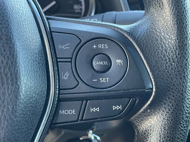 Used 2019 Toyota Camry LE FWD image 23