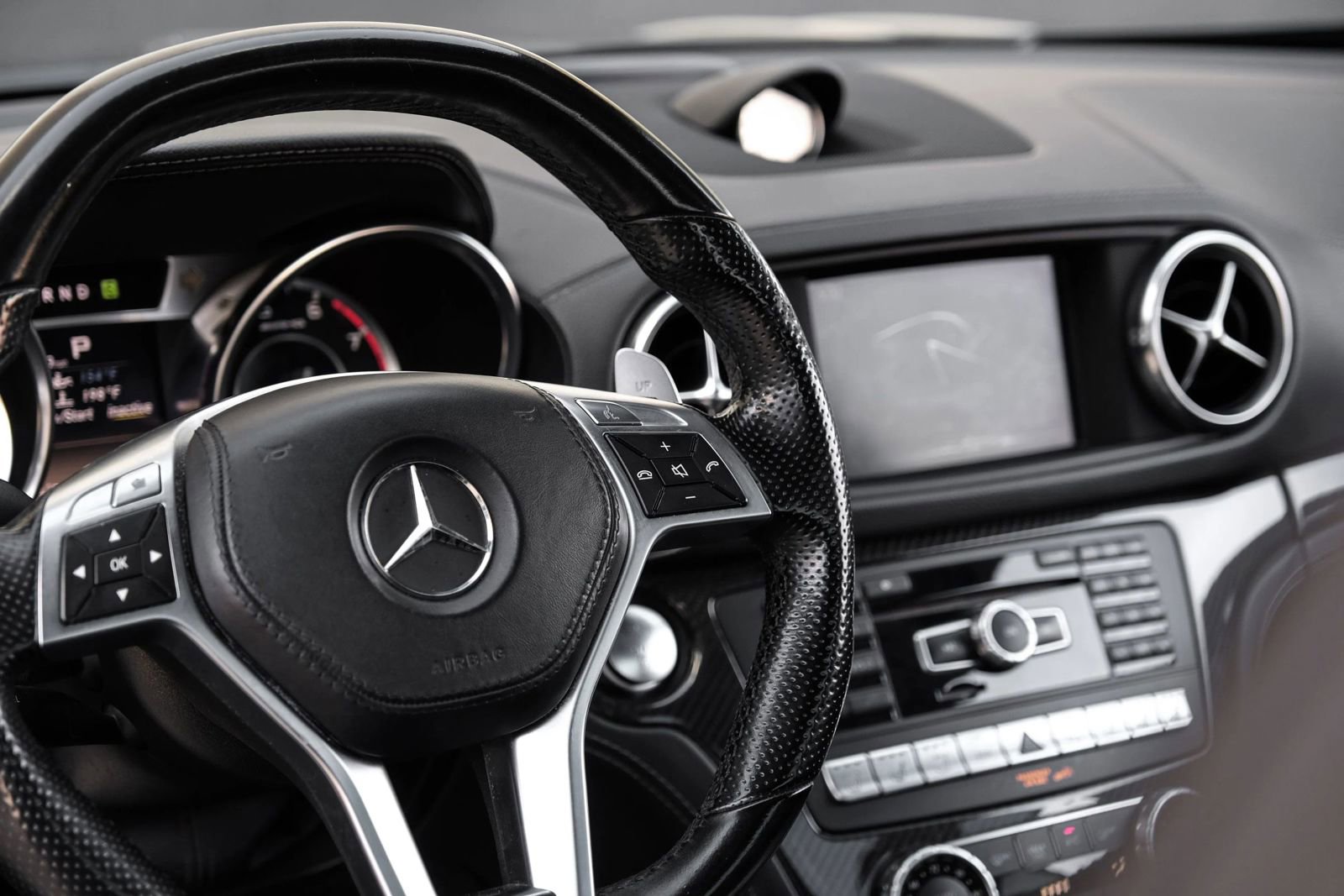 Used 2013 Mercedes-Benz SL 63 AMG image 16