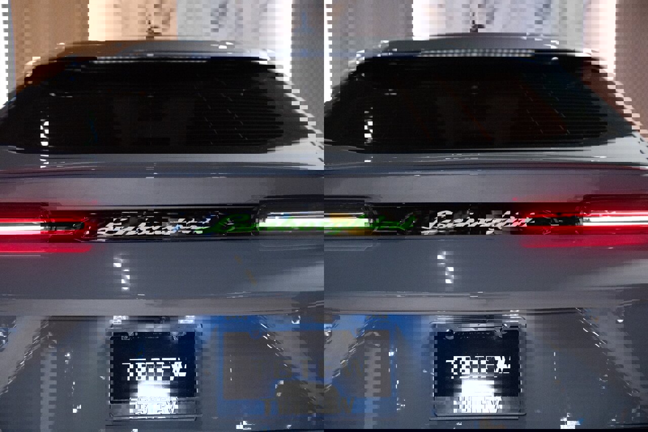 Used 2023 Lamborghini Urus S image 19