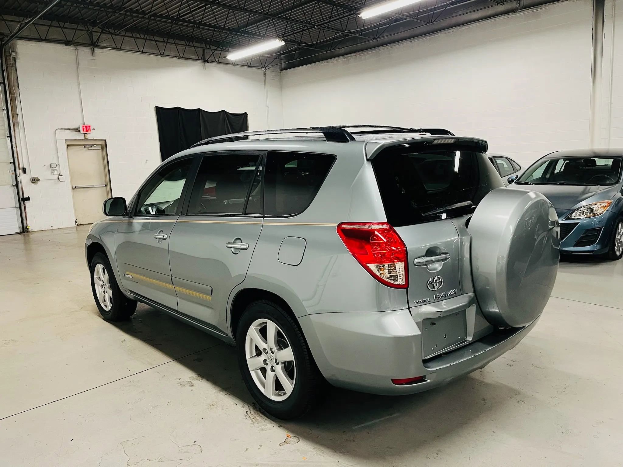 Used 2007 Toyota RAV4 Limited image 6