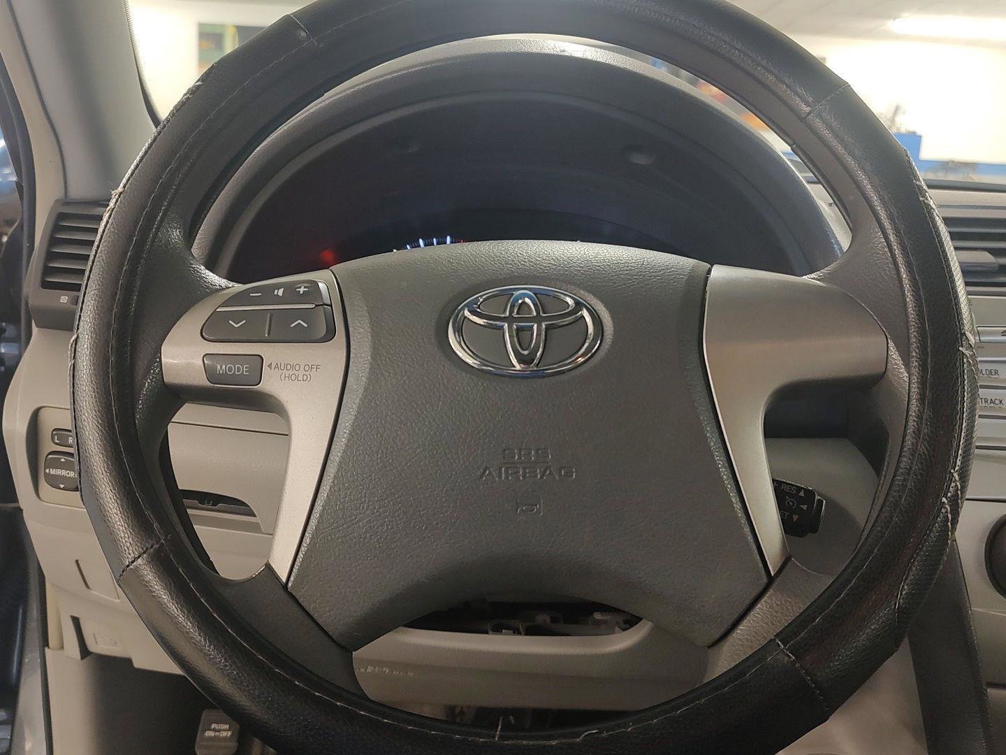 Used 2010 Toyota Camry LE FWD image 10